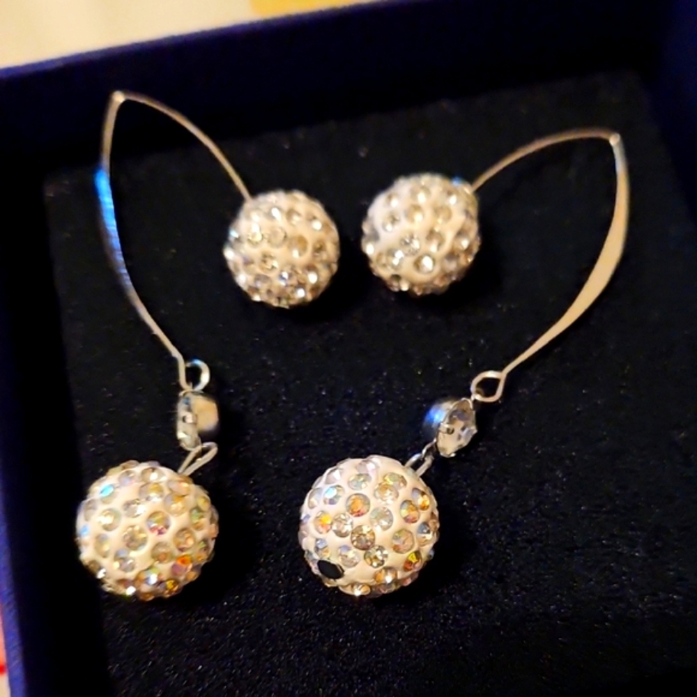 Elegant Silver Crystal Drop Earrings